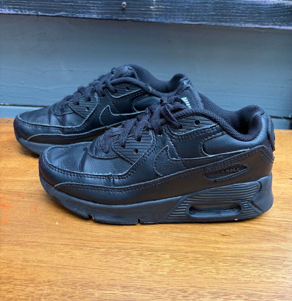 Nike Air Max 90 Triple Black GS Youth Size 1.5Y CD6867-001 Sneakers